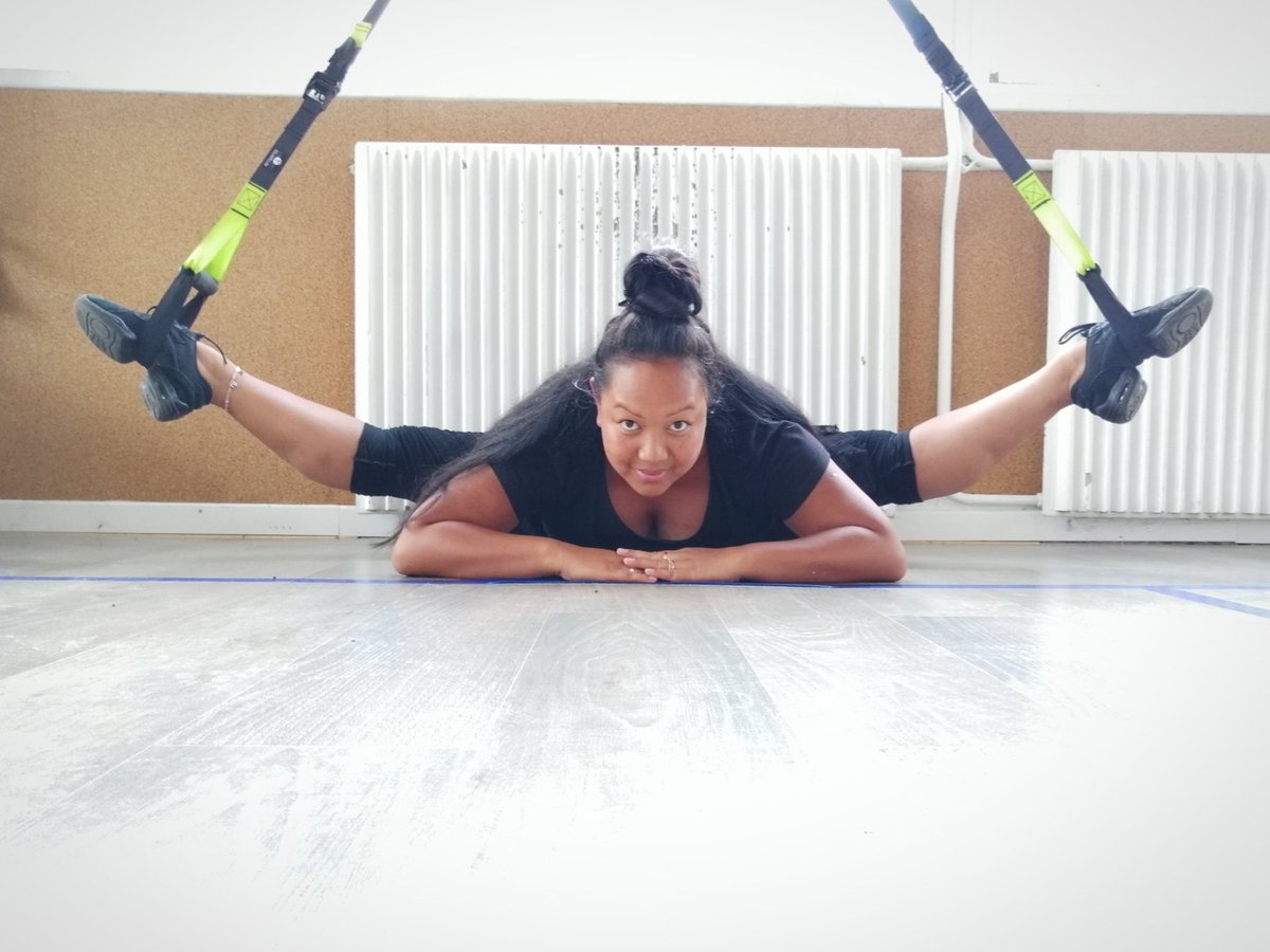 bodyposidancer's tweet photo. Bon week end à tous😘
Prenez soin de vous la Team Mel 💋

#art #challengeyourself #danse #danser #dancer #dance #vibes #goodvibes #flow #body #training #strech #ballet #dancelife #motivation #mentalhealth #bodypositive #gymnastics #warrior #warriors #challenger #challenge #split https://t.co/09O1FCZ9wJ