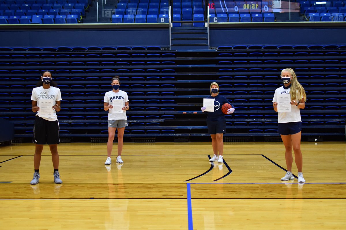 ZipsWBB's tweet photo. The Akron Women's Basketball program has taken the pledge! 
We are committed to making campus and our community safe for us all. 🦘

#AkronPledge #ZipsRiseTogether https://t.co/NFcODHxLA0