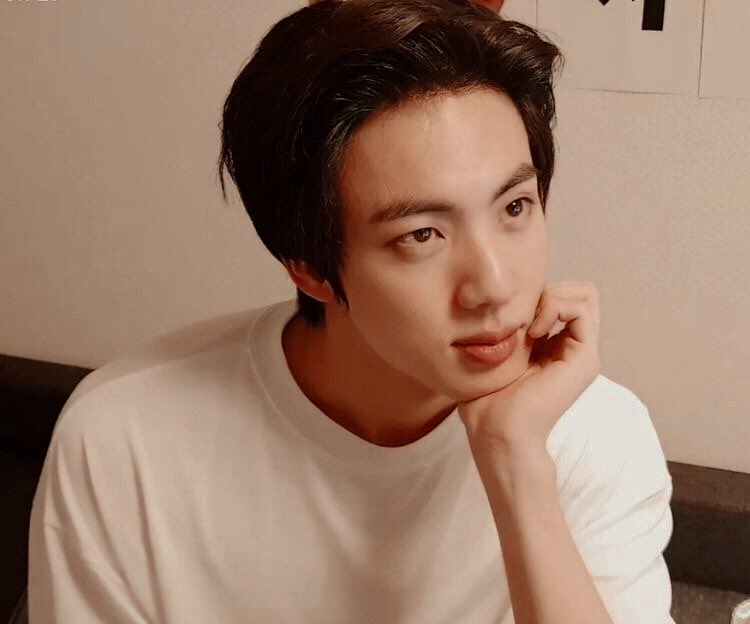 if you’re still here just wanna remind you that moon is the beside track with the most  #1s in history!! deserved