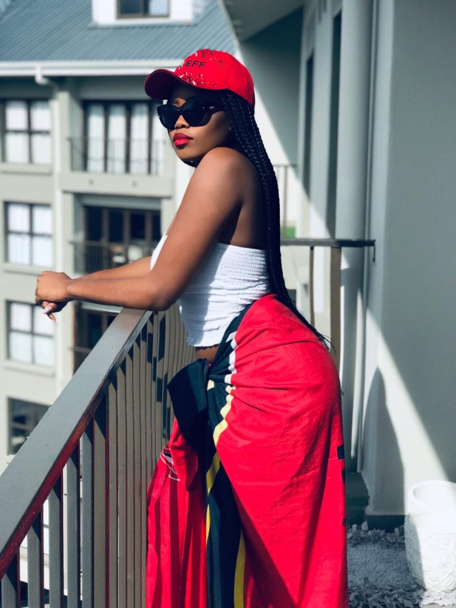 ZinhleHinana's tweet photo. We pledged to fight for economic freedom in our lifetime, with our beloved party of choice, and we look good doing it. #EFFWomensMonth2020 https://t.co/fjgShuIAyr