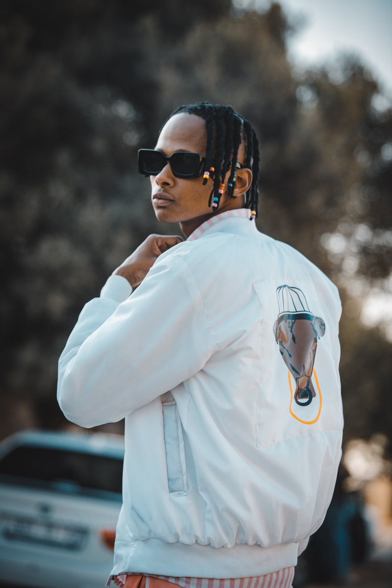 K_Zaka_'s tweet photo. Full time Iβm out here confident as a b?tcπ
Decided to take the long game and build everything from the ground up with a proper foundationβΌοΈ ππΎπ«
New Page up on Instagram - @wayward_visuals π₯π¬
π·: @urbankreativeSA
#WayWardVisuals https://t.co/jq5IvoBOMB
