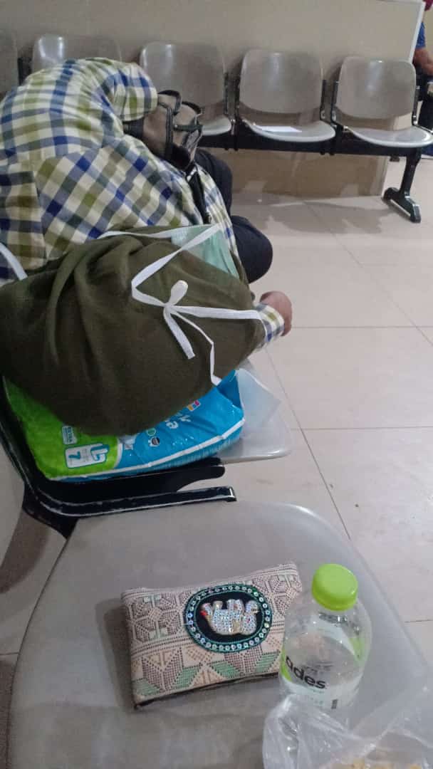 AREMA_thok's tweet photo. Matur suwon mas, mbak kabeh atas doa'nya.....

Jeng lala e msih sibuk di RS https://t.co/yodi3AKf8Q