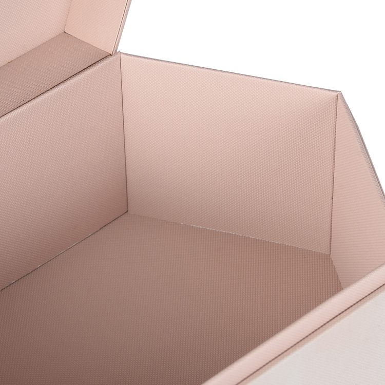 wellpackaging's tweet image. Our custom printed gift boxes offers the quality, performance, and cost-effectiveness demanded by the market. wellpackingprinting.com/custom-hexagon… #customprintedgiftboxes #colorgiftboxes