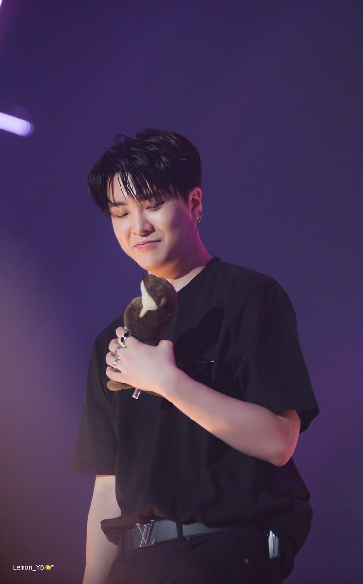 youngjae as otter   — a devastating thread