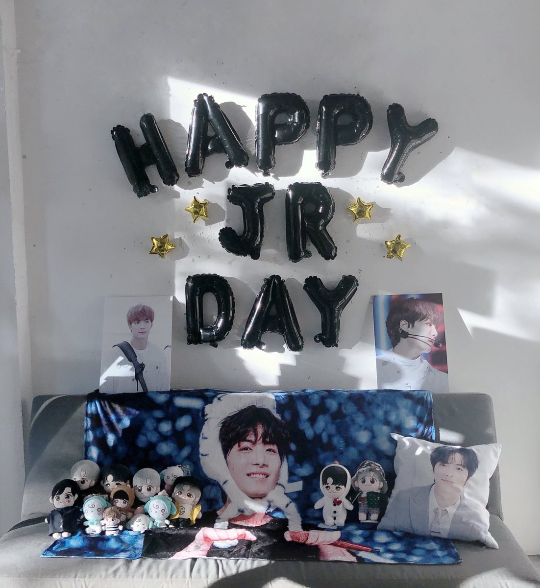 nauveesrt's tweet photo. Thank you @primrosesg for hosting #PRISM_JR_DAY today! ✨It’s never to late to celebrate our leader’s birthday and with the great company of LOVEs 💕

Thank you for the awesome set-up! (Photos doing no justice at all...) https://t.co/VGjC6XvVb0