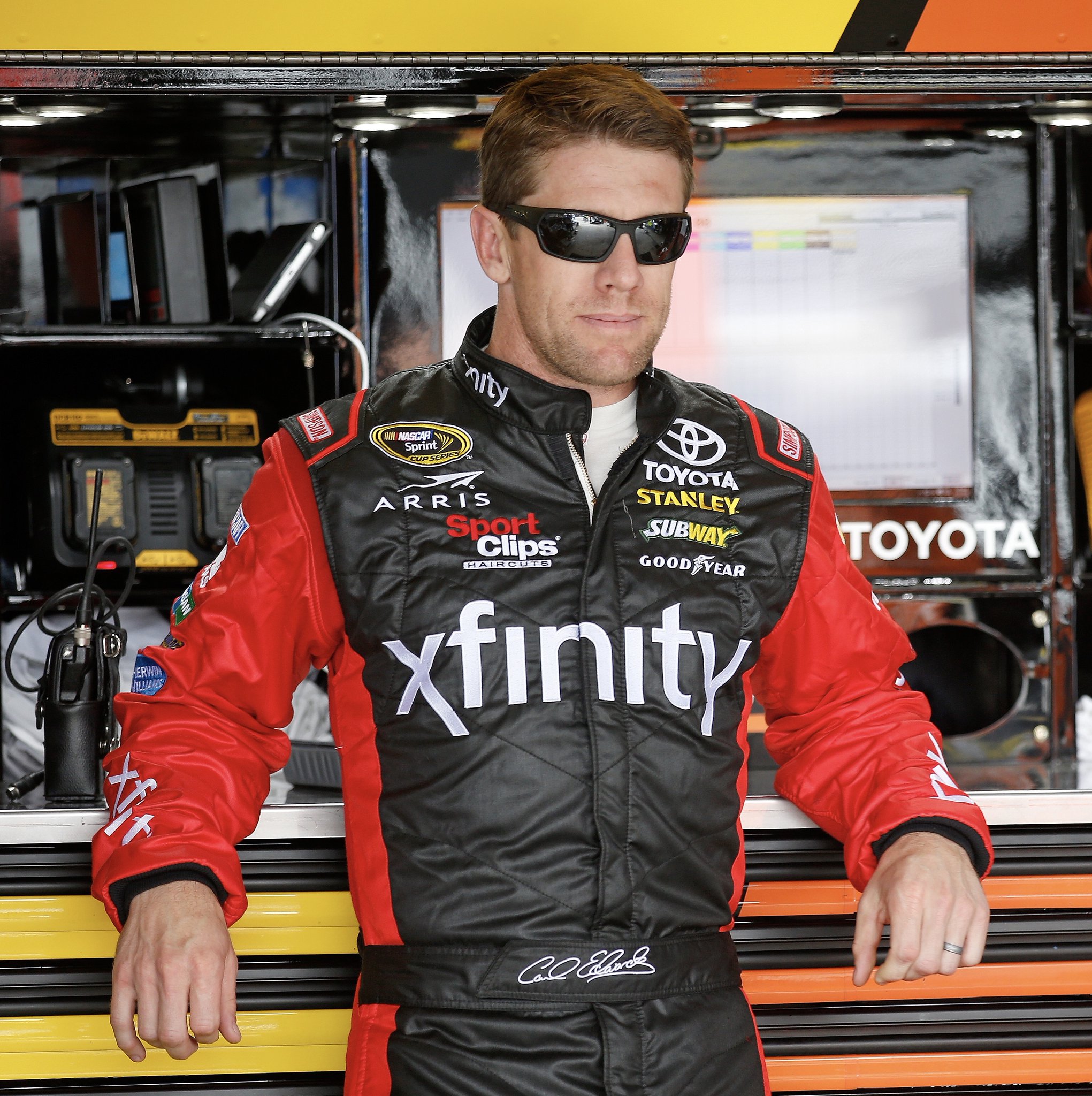 Hit the  to wish Carl Edwards a happy birthday! 

Wonder if he ll tune in to  