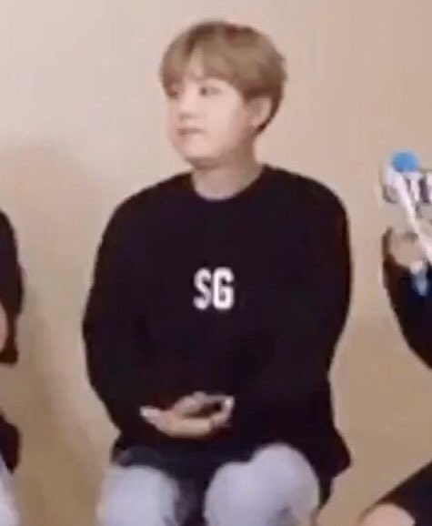 yoongi as every donut in the bg of the dynamite teaser photo — a thread