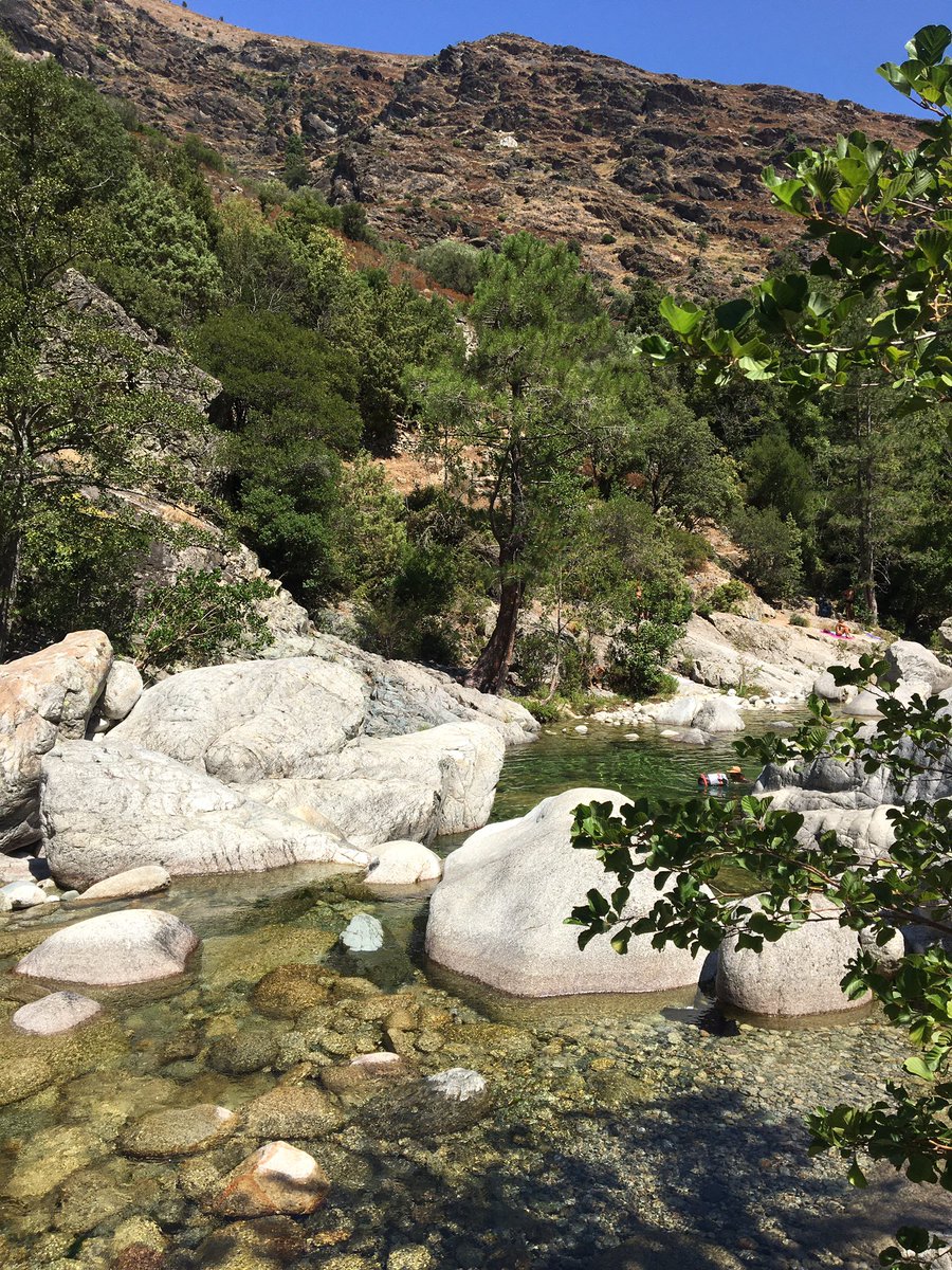 Typhaine75's tweet photo. Couleurs de #Corse . Dernière étape des vacances... car il faut terminer par le meilleur. #Corte #Tavignano #Campomoro 😍😍 https://t.co/TsegJ1g22w