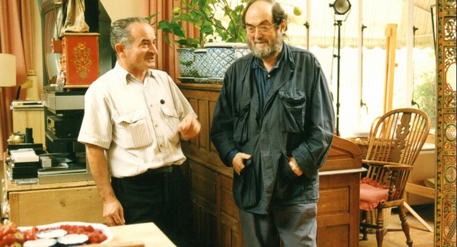 il_pangolino's tweet photo. Storia di un personaggio piccolo e umile, immerso in un mondo enorme. In #SisforStanley #StanleyKubrick "scende" e si disegna in debolezze e umanità, ed #EmilioDAlessandro "risale" e acquista grandezza. E risplendono entrambi di luce nuova. Un film dolce. #AlexInfascelli https://t.co/Tx0QEtlpi7