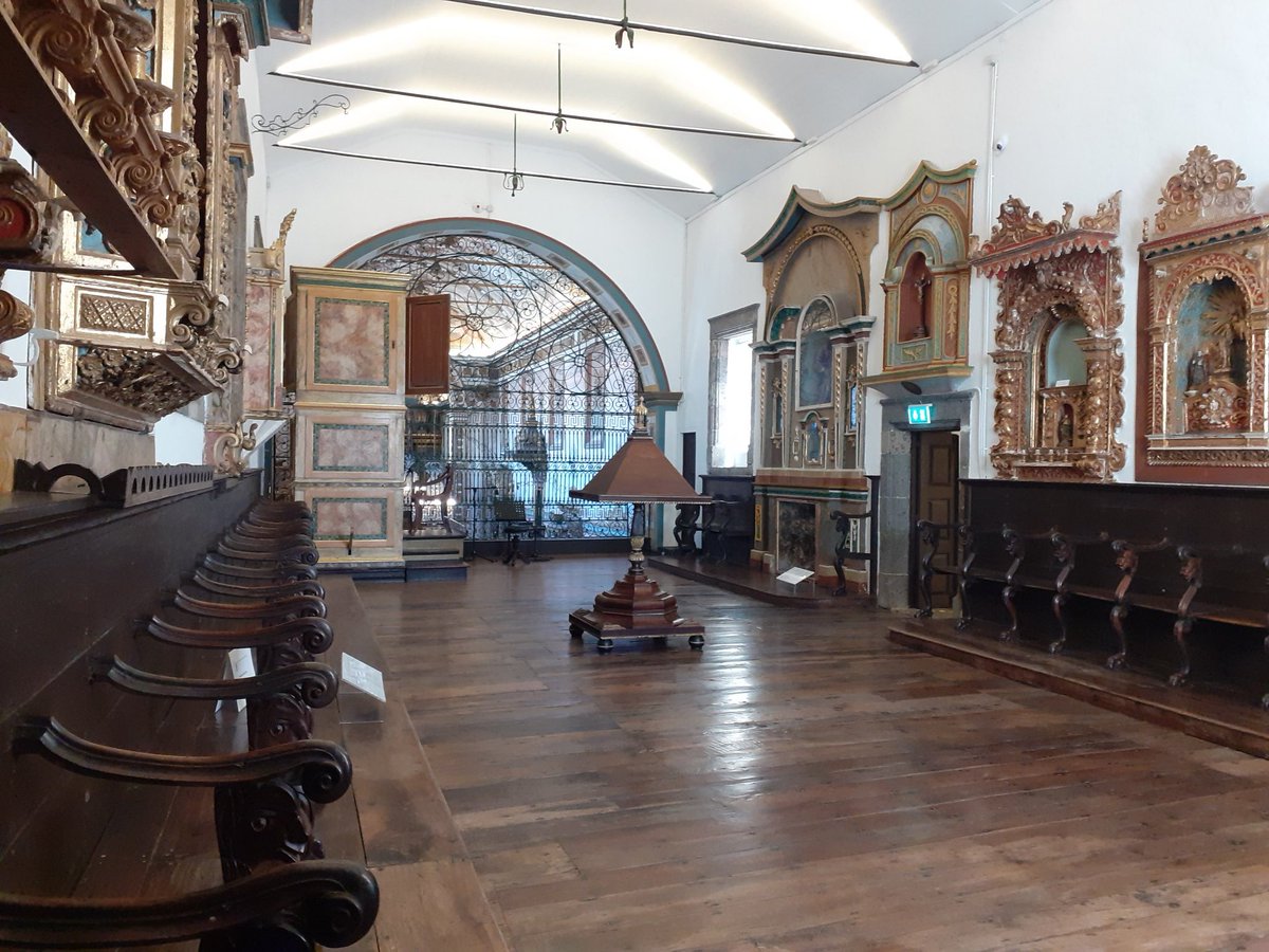 The Museum is inside the former Santa Clara convent, which is a beautiful 18th century building worth the visit in itself. I was the only visitor, and 3 security guards took shifts to escort me through it, I think visiting North Korea must felt that way.I asked one of them15/n &ndash; bei  Museu Carlos Machado - Núcleo de Santa Bárbara