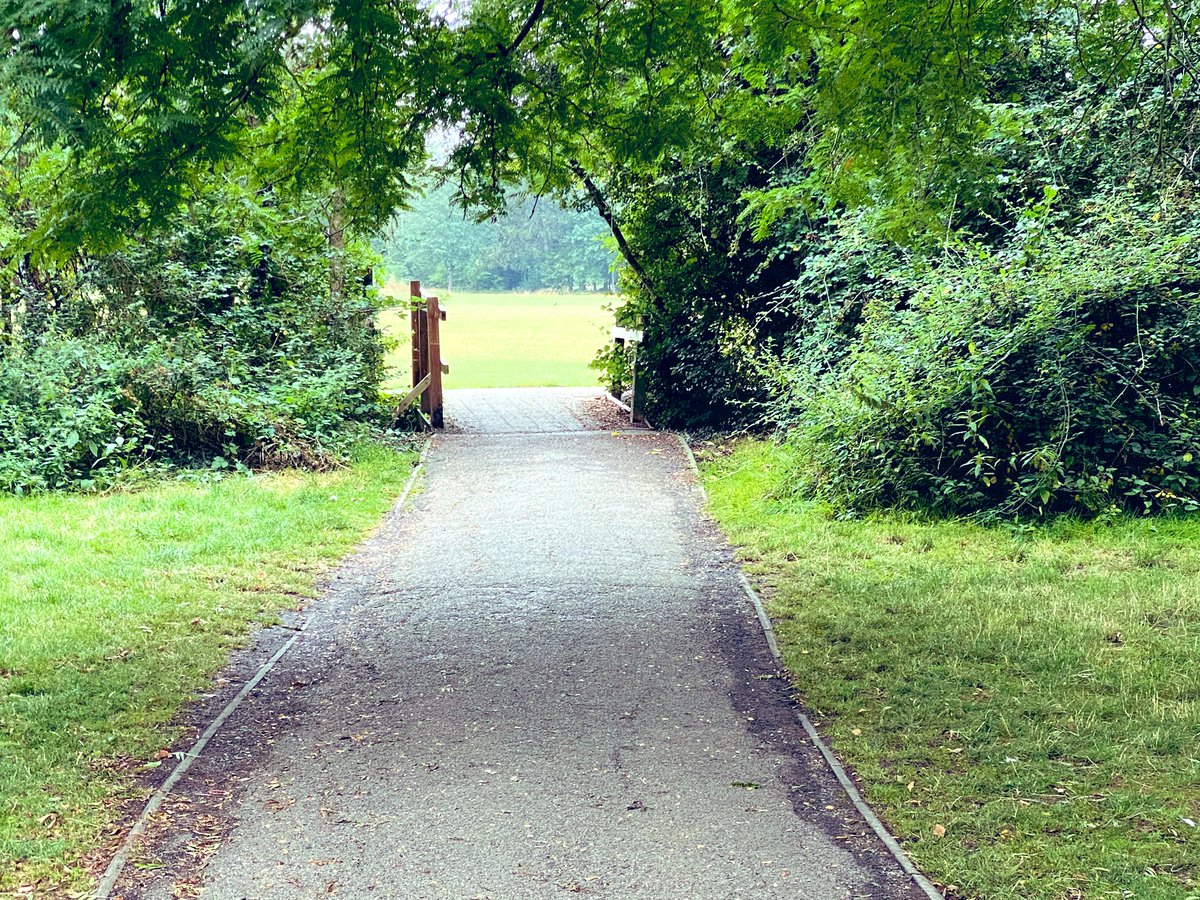 easyfxpips's tweet photo. Having a relaxing stroll through #Northafields #Ealing #WestLondon 
So important you live your #bestlife and be grateful #VJDay 
#fx #forex #trading #fxlifestyle #traderlifestyle #SaturdayMorning
#Loveyourself #success #Health #nationaltrust https://t.co/y5LrHgbJ8M