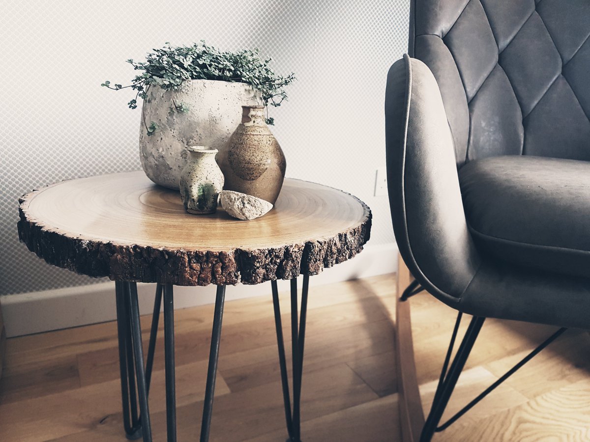 Original4UU's tweet photo. Look at this on eBay  https://t.co/Wi1kR6YQY5 

#woodencoffetable #rustictable #rusticlivingroom #woodensidetable #coffetable #sidetable #wooden https://t.co/dzd0smQKD4