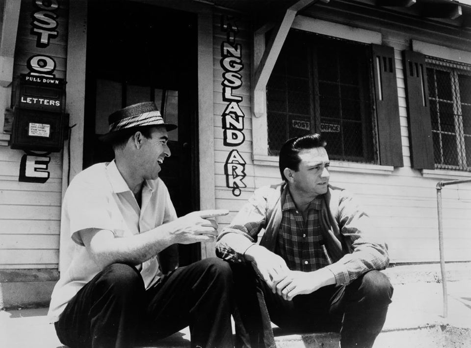 Country Music in Photos on X: "Johnny Horton and Johnny Cash on the steps  of the post office in Kingsland, Arkansas (1959) https://t.co/R6LrBP09Iw" /  X