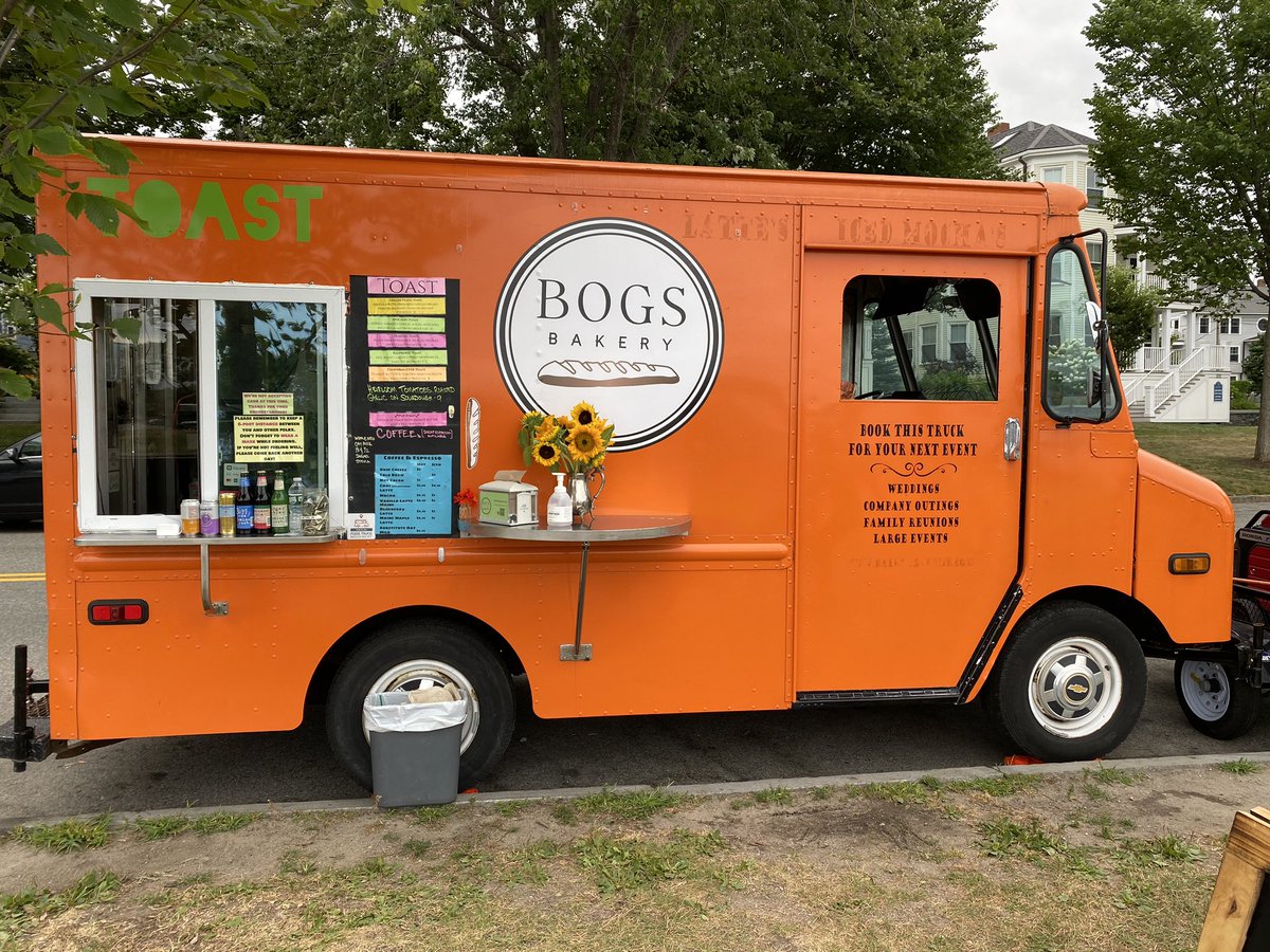 McSweeneyHelen's tweet photo. Enjoying Portland with  @aimerz940  #abigailtarun #foodtrucks #easternpromenade #longwalks https://t.co/PDYPY1sPUU