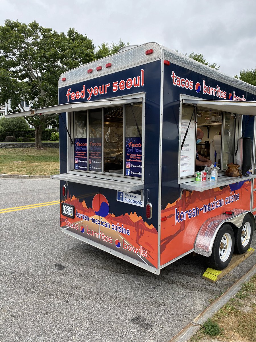 McSweeneyHelen's tweet photo. Enjoying Portland with  @aimerz940  #abigailtarun #foodtrucks #easternpromenade #longwalks https://t.co/PDYPY1sPUU
