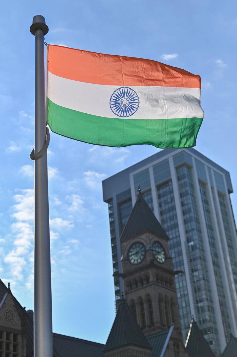 IndiainToronto's tweet image. Proud moment to see the tri-colour fluttering over City Hall, one of Toronto’s landmark location. Thank you Mayor @JohnTory @PanoramaIndia #AatmaNirbharBharat @_apoorvasri @HCI_Ottawa @cgivancouver @Ajaybis @IndianDiplomacy