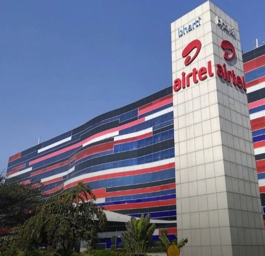 Deepak75313610's tweet photo. Airtel ने एक ऑफर की घोषणा की है. कंपनी ने कहा है कि एयरटेल की एक्सट्रीम फाइबर होम ब्रॉडबैंड सर्विस का नया कनेक्शन लेने वाले ग्राहकों को 1000GB डेटा एडिशनल दिया जाएगा. ये ऑफर इंडिपेंडेंस डे के खास मौके पर उतारा गया है. https://t.co/MdOkYm0M1l