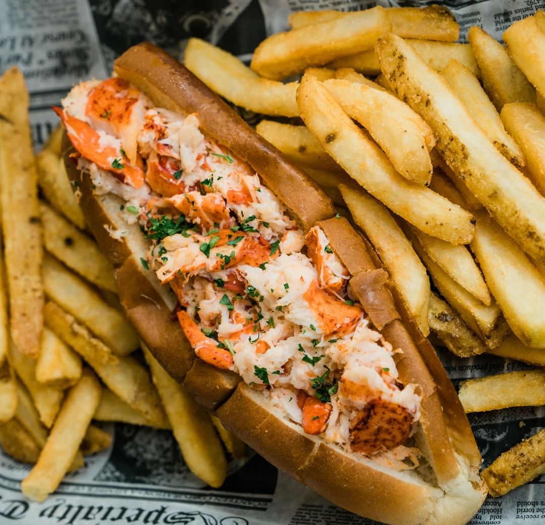Revere Hotel (@revereboston) on Twitter photo Summer in a bite at @solaboston, a 15-minute walk from our lobby doors. 👌
Photo by <a href="/solasboston/">Solas Boston</a> Summer in a bite at @solaboston, a 15-minute walk from our lobby doors. 👌
Photo by <a href="/solasboston/">Solas Boston</a>