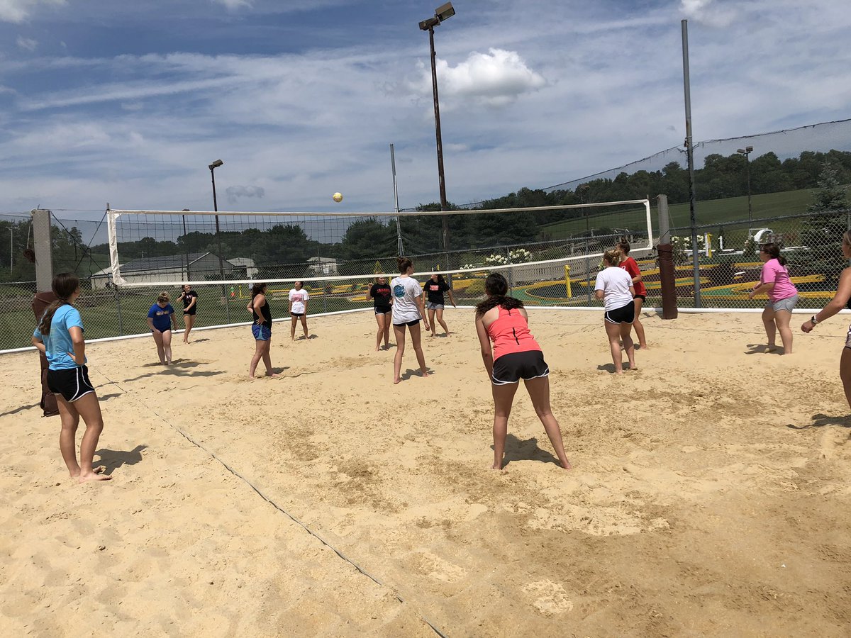 NpQuakerVB's tweet photo. We have a few questions about a putt putt golf hole that needs a tee box 🤔, but it was a great day together yesterday for the #QuakerVolleyball squad out at Cabin Creek Golf! 

Everyone get some rest this weekend cause we are only *seven* days from Game 1!

#TogetherWeCan 🔴🏐⚫️ https://t.co/xToxrJPOcp