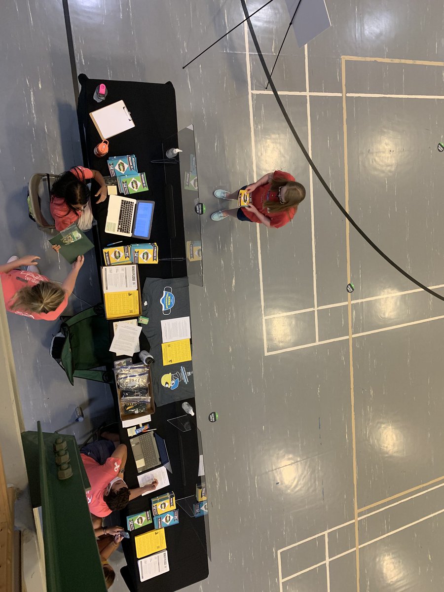 MissouriSandT's tweet photo. Scenes from Day 1 of our three-day #minermovein. Social distancing, face coverings and other #covid19 precautions in place to assure a safe return to campus. #minersdigdeeper https://t.co/lHCe1W7Lai