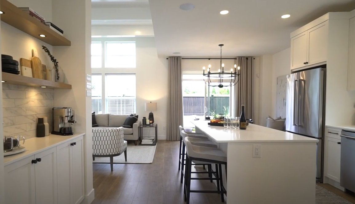 InfinityHomeGrp's tweet image. At Eastridge Panorama, kitchens are bright, open and spacious with all the storage you need! Visit our Presentation Centre and Designer Showhome today to learn more. 5528 148th Street.
#EastridgePanorama #PanoramaTownhomes #PanoramaTownhomes #KitchenGoals #InfinityProperties