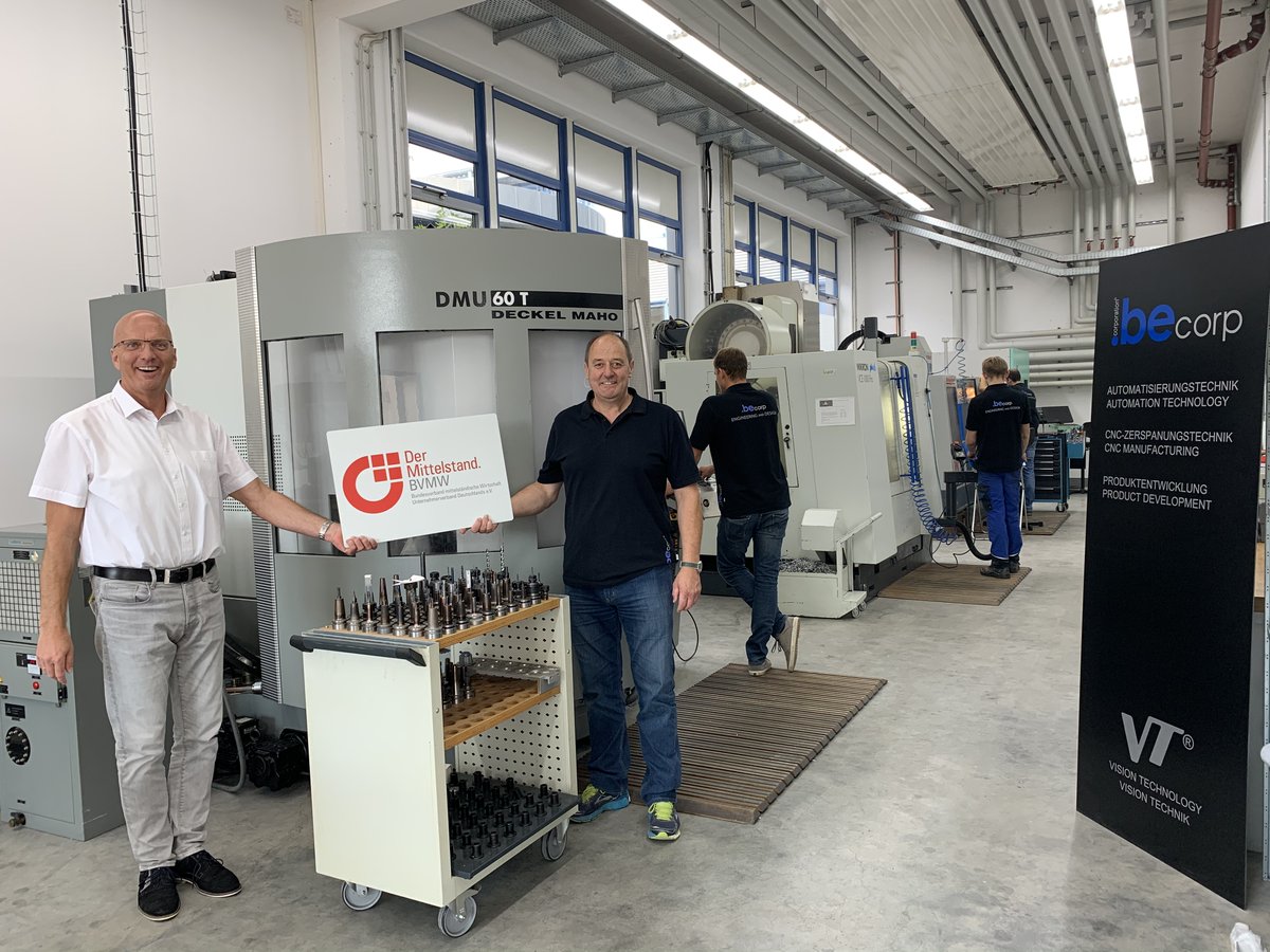 hans_peter_pick's tweet photo. "Die deutschen Firmen besinnen sich auf Beschaffungsketten in Deutschland. becorp leistet als mittelständisches Unternehmen mit Full-Service + kurzen Lieferzeiten wertvolle Beiträge” Edgar Caspers, GF becorp GmbH, Wiesbaum
#bvmw #mittelstand #trier #eifel #mosel #wiesbaum #cnc https://t.co/qIh6d0ZDSe