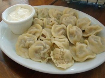 очень красивая пельмешка. пельмени с мазиком. пельмени с майонезом.