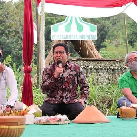 wargabone's tweet photo. Peresmian PT. Pasar Desa Indonesia di Desa Guwosari, Kabupaten Bantul. PT. Pasar Desa Indonesia merupakan perusahaan konsorsium berbasis Badan Usaha Milik Desa (BUMDes) yang 

#Gusmenteri #RTriwibowo
#ditjenpdt

@halimiskandarnu @anwsanusi @samsulwidodo102 @DitjenPDT @KemenDesa https://t.co/wWAfyiXKqI