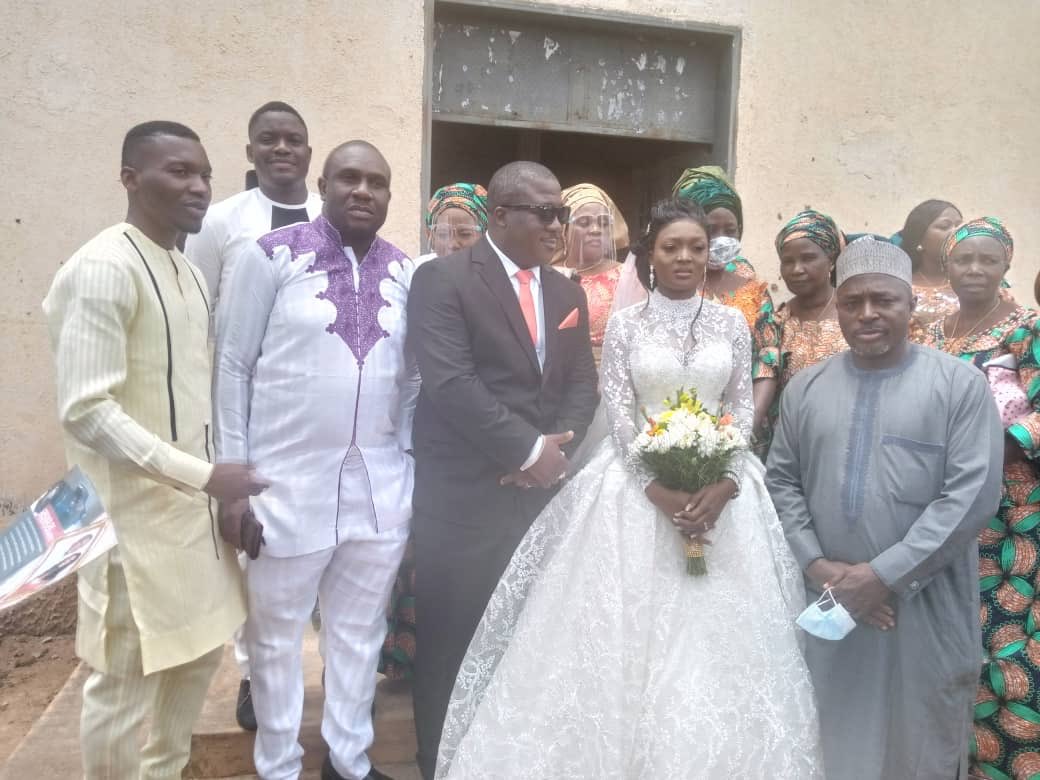 Codix_Pharma's tweet photo. Saturday are for weddings and today we are celebrating our staff. Congratulations Mr Ponfa Yilme, your home is blessed already.
#Codixpeople #Weddings #celebrations #bbnaijalockdown2020 https://t.co/AHSvwTRWOU