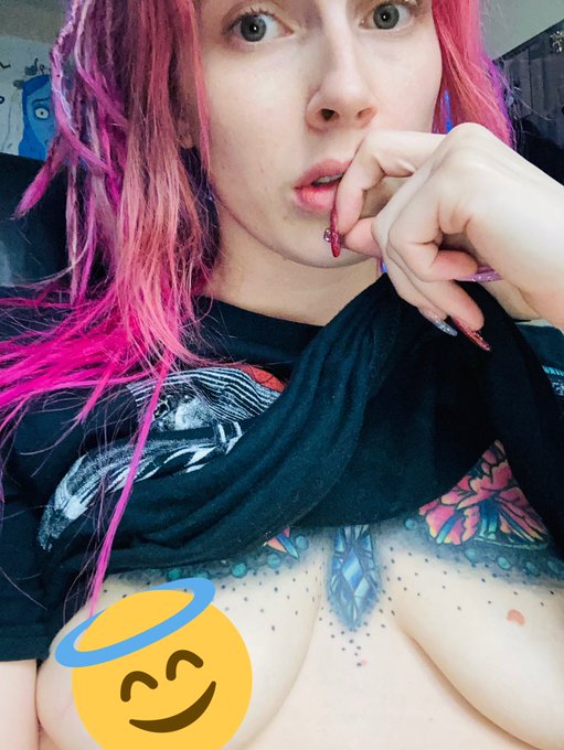 Hungry but afraid to eat anything. My struggle is real. Also it&rsquo;s almost TTOTM, are you following my<a href="/tag/onlyfans"class="tags"><span>#onlyfans</span></a>