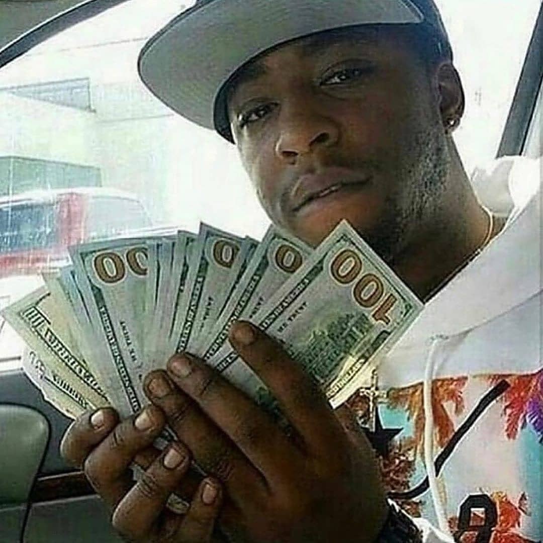 MickeyTrade's tweet photo. Invest today and become rich in four days time if you are interested kindly DM let’s start your trade account 📈📉📊don’t come here to waste my time I deal with serious clients only https://t.co/K7te2qpL3U