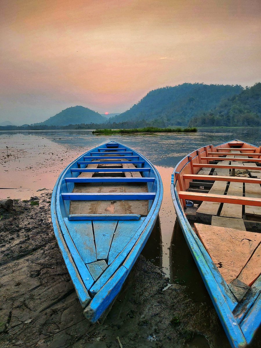 NibedanPathak's tweet photo. Memories of a sunset. 

#Assam #sunsets #sunsettrip #asus5z https://t.co/3yHQlZeXwB