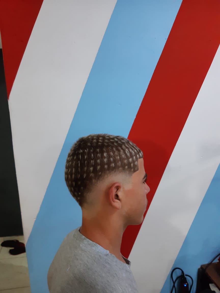 Lucas33445593's tweet photo. 2 em 1 💈📏 https://t.co/3hafflCaEl