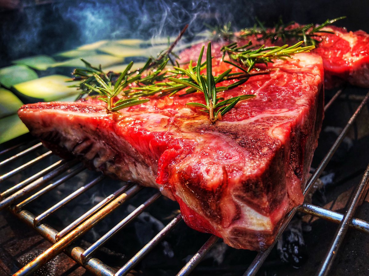 CantineCerdelli's tweet photo. Ferragosto 2020☀️🥩🍷
.
.
#cantinecerdelli #ferragosto2020 #summer #summerday #summer2020 #bestday #bestwines #lunch #lunchday #summertime #freeday #relaxtime #dayoff #italianwines #qualitywines #poderecerdelli #parma #langhirano #langhiranovalley #casebelli #barbera https://t.co/P2KReCBlap
