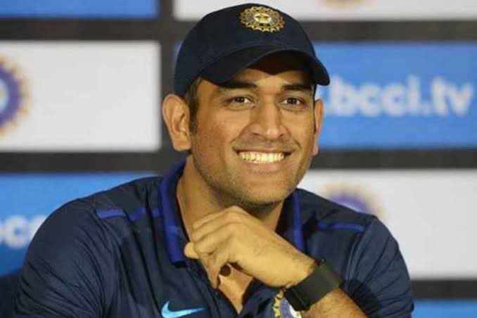 sambitswaraj's tweet photo. DHONI https://t.co/QhqIb56Czt