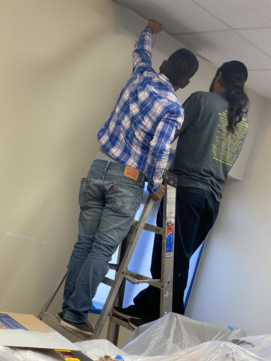 A little paint goes a long way! Grateful that my family is all in. #agradecimiento #family #love <a href="/SalazarEagles/">Salazar Eagles</a> @MolinaSunset