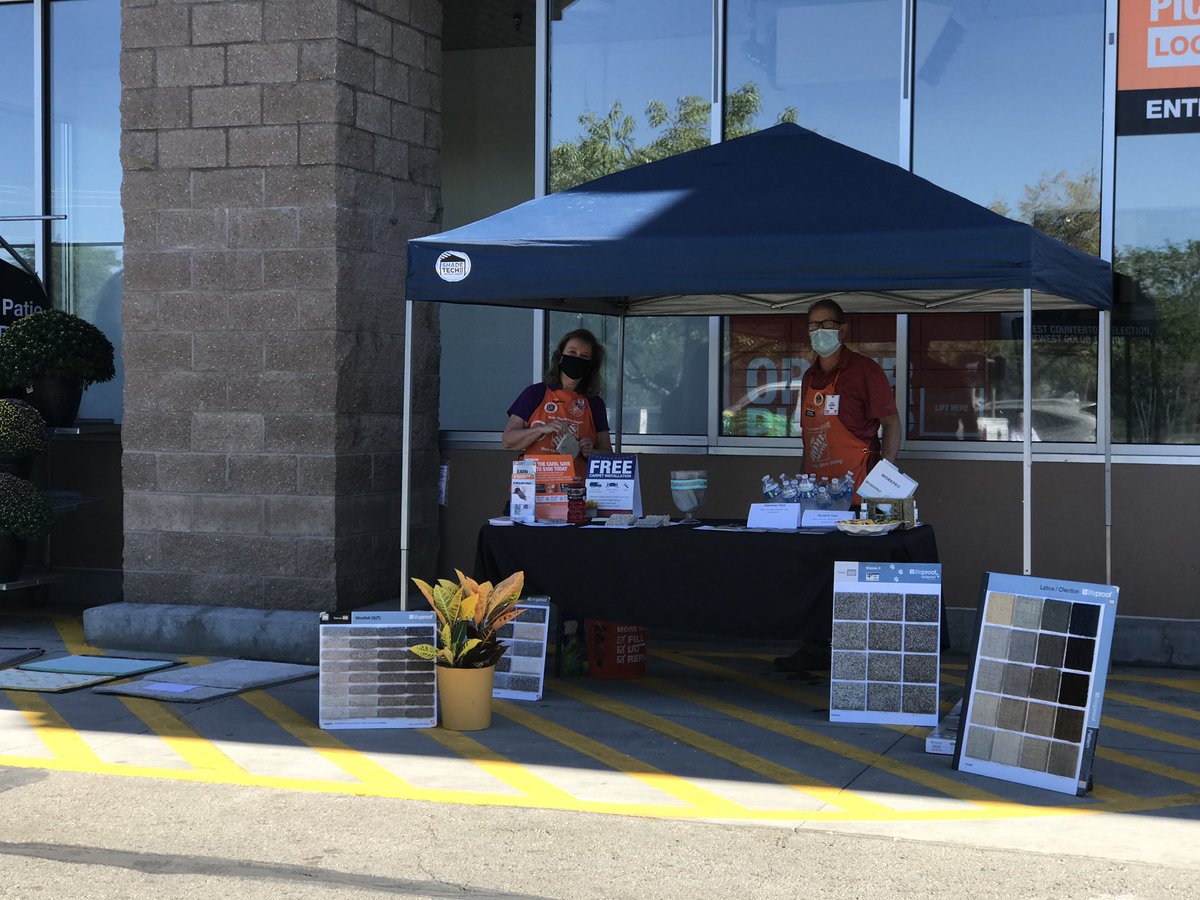 roxanne_coggins's tweet photo. SM Brian out leading by example learning about measures from specialist Tammy! Way to go Brian and Tammy driving those leads!! #drivingmeasures #goalis10today @chucksterPNW @CorporateLarry @HDdistrict143 @BlankenshipSB @THD1809 https://t.co/zi7xZBsFwx