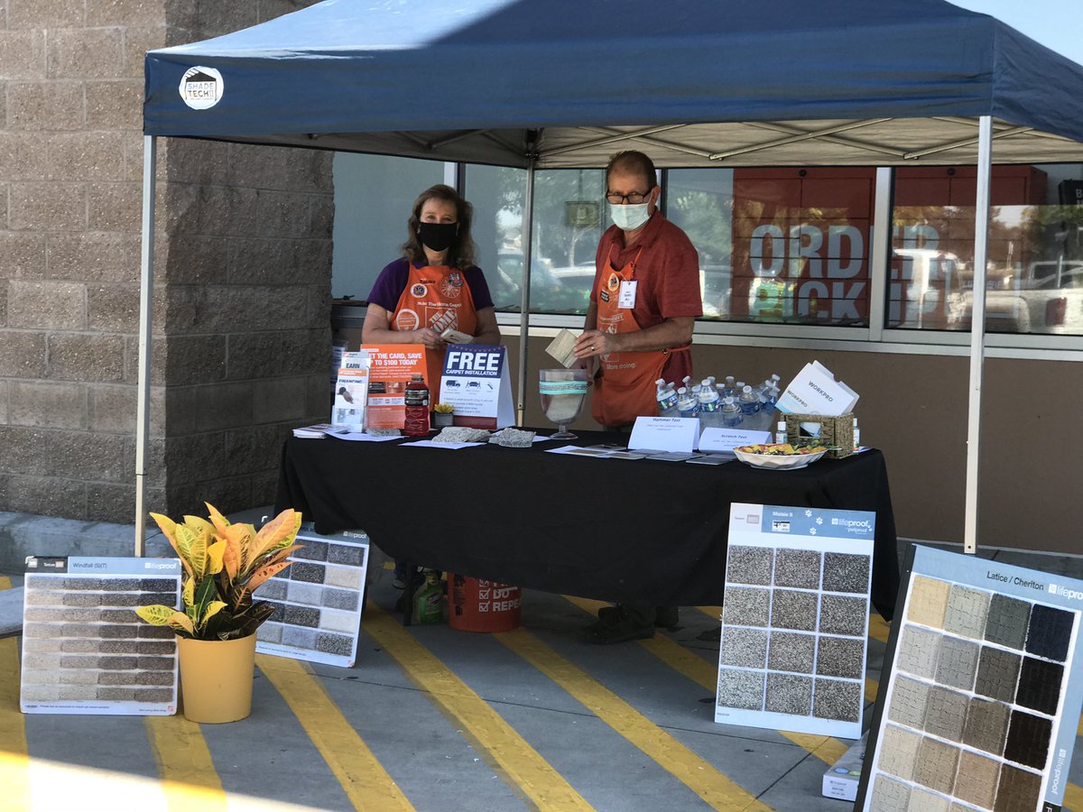 roxanne_coggins's tweet photo. SM Brian out leading by example learning about measures from specialist Tammy! Way to go Brian and Tammy driving those leads!! #drivingmeasures #goalis10today @chucksterPNW @CorporateLarry @HDdistrict143 @BlankenshipSB @THD1809 https://t.co/zi7xZBsFwx