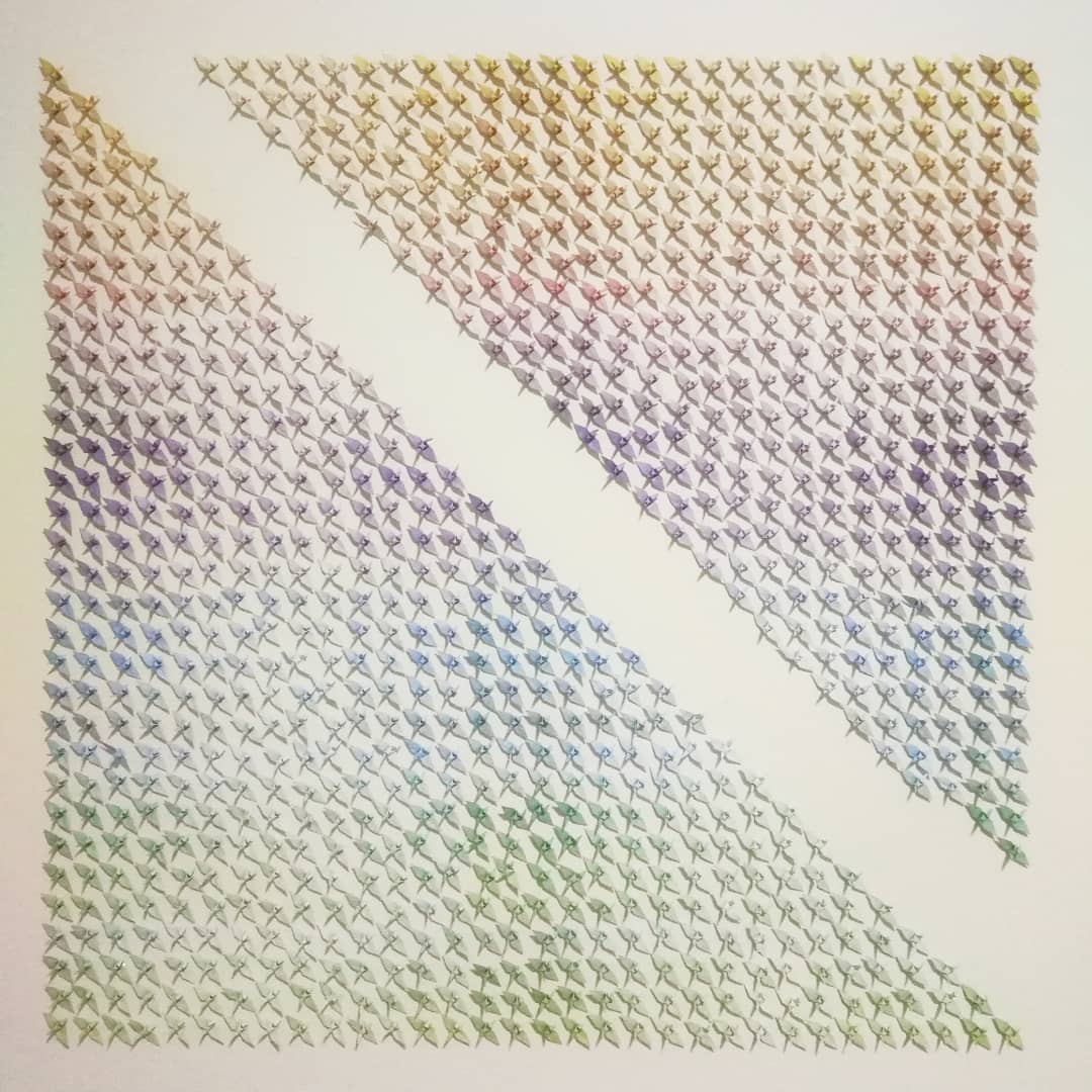 SylphShY's tweet photo. ꧁ miniature #origami crane ꧂
* day 42 *
 
do what U love &amp; U will love what U do
come fold w me

#1000CranesForInclusion #MyNormal #YouthForInclusion

goal progress:903

#折り紙 #鶴 #alwayschallengeyourself #daretobedifferent #senbazuru #sgjapan #storiesthroughpaperbyshuying https://t.co/PGXL6aVRjJ