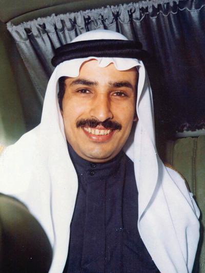 خسرت #الإمارات اثنين من خيرة أبناءها في وقت كانت بأشد الحاجة اليهم على يد عناصر الفصائل #الفلسطينية التي تقود السلطة والتي تهاجم الامارات لعدم رضوخها لابتزازهم المعنوي في سبيل متاجرتهم بالقضية 
الشهيدان سيف غباش وخليفة المبارك