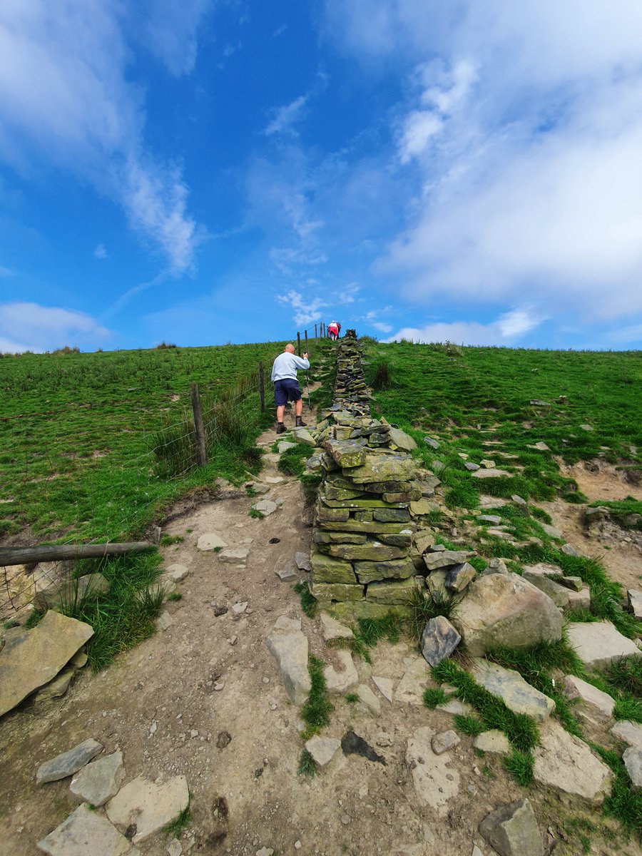 Views, a stone trough and a stile. There are a few today   #soznotsoz  @LakesStiles  @Soapy_Wit_Tank  @tismenic70  @tutty352  @LansdellMum  @Lucie_Fur99  @Slygardy  @Zobear  @MrsHW  @ninibeanieagain  @rocketron138  @biggrendell  @bigkaff17  @KLxx