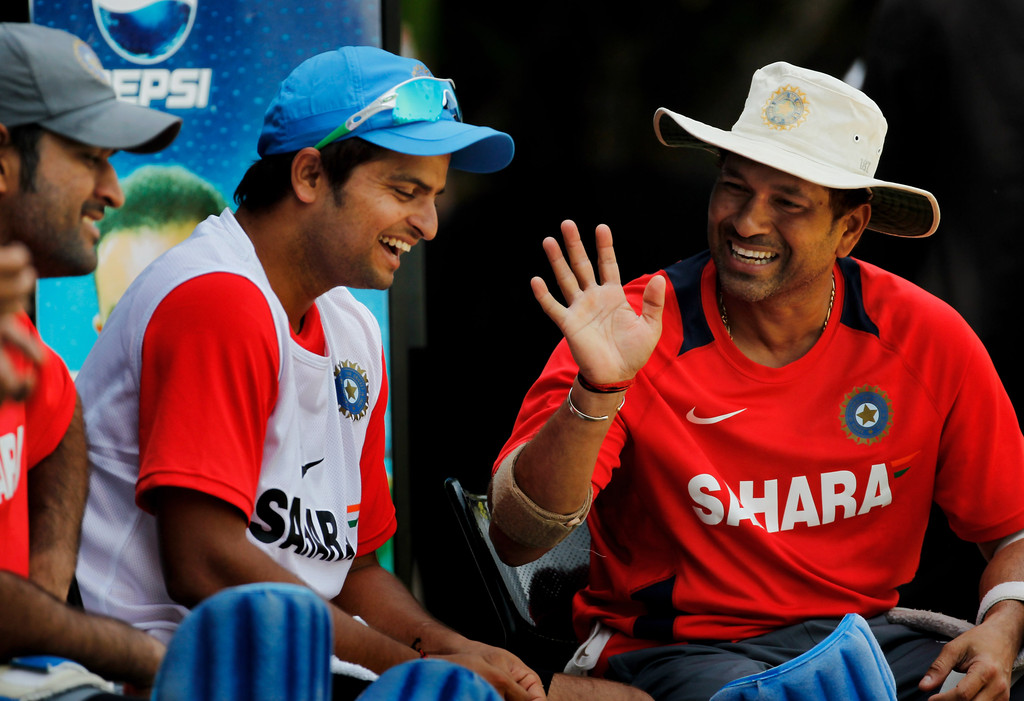 i_am_sarav's tweet photo. #DhoniRetires  #rainaretires 

அருமையான இந்தியா வீரர்கள்...💔🤧🏏

எப்போதும் நமக்கு பிடித்த வீரர்கள் அந்த துறையை விட்டு போகும் போது ஏற்படும் வலியை சொல்ல வார்த்தைகள் இல்லை...

சச்சின் ரசிகன் 😧 #sarav https://t.co/RuE1AVBxrx