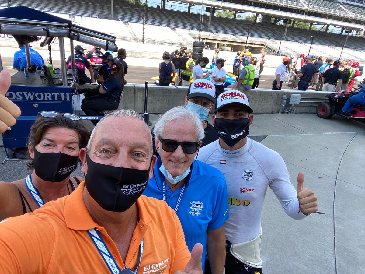 BasvBodegraven's tweet photo. 4 MEGA toppers op the grid @IndyCar, 
YEHAAAA
 #GoRinus #GoVeekay #Indycar 
@ArieLuyendyk, @KalmthoutMarijn  @rinusveekay en @EvelienTheBest
🤩 https://t.co/FmIdIXMuSi