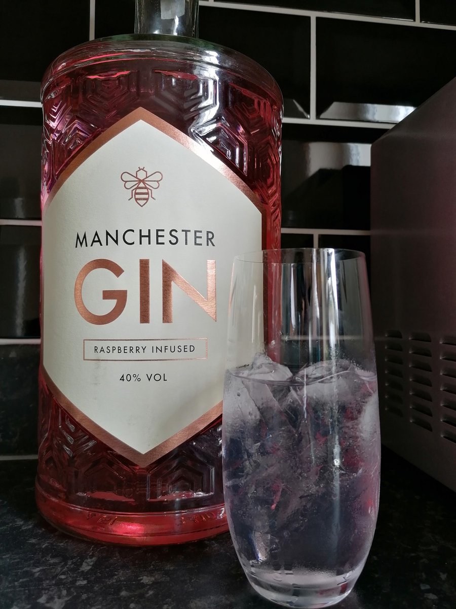 stephaldis's tweet photo. I would never have thought I would be posting a flavoured gin on my feed however @MCR_Gin raspberry infused gin is quite pleasant, paired with @FeverTreeMixers Mediterranean tonic. #gin #forgotthegarnish #4450mltogo #Jeroboam #WorkerBee #Saturday #Pink #CraftGinClub https://t.co/THDvanoztd