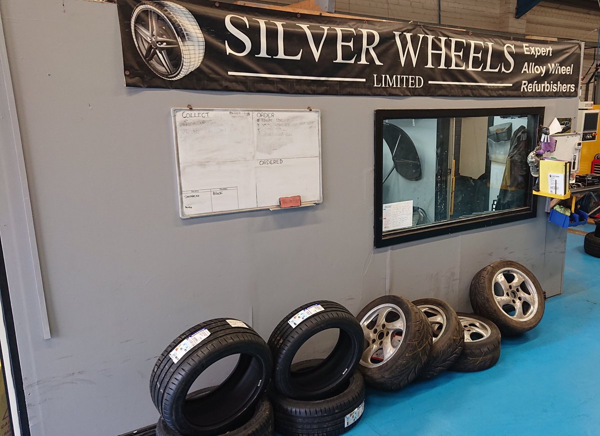 JCallRacing's tweet image. Car is now prepped &amp;amp; ready for testing @ Silverstone this coming Friday! Wet set of wheels dropped off to @Silver_WheelsUK for their magic touch.

Been a long road and many hours spent getting this car right, very much looking forward to getting back behind the wheel!!