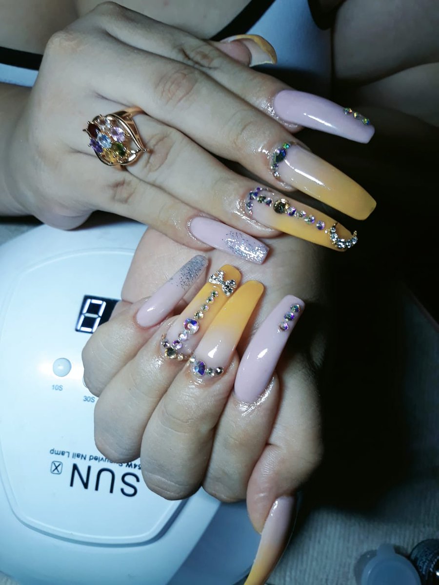 ElizabethNails7's tweet photo. #sabado 
Día de embellecer esas manitas ✔
Día de embellecer esos piecito ✔
Día de pedicure ✔
Día de masajito✔
Día de consentir esa belleza de mujer ✔
                       💁🏻‍♀💅🏻💎 https://t.co/DoOYTmKoYp