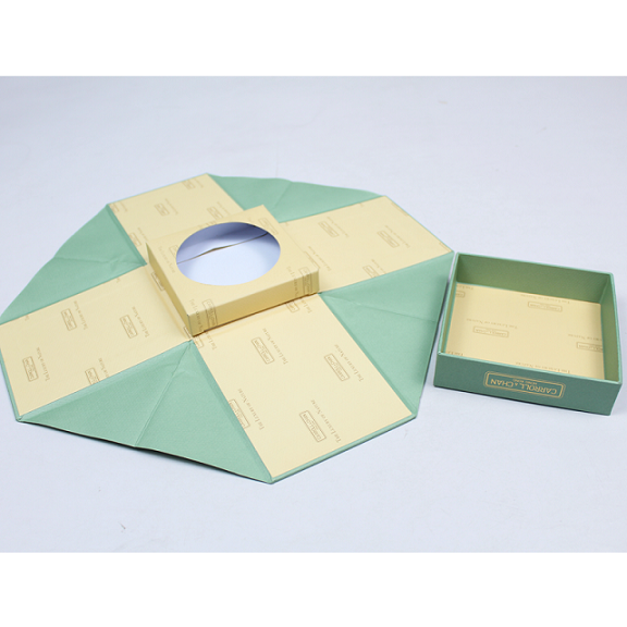 safekadisplay's tweet image. SAFEKA itself proves that Gift Box Manufacturers Foldable and Collapsible Gift box for Essential Oil PK19301 is of superior quality. #cardboarddisplay #cardboardcounterdisplayboxes #cardboardcountertopdisplayrack