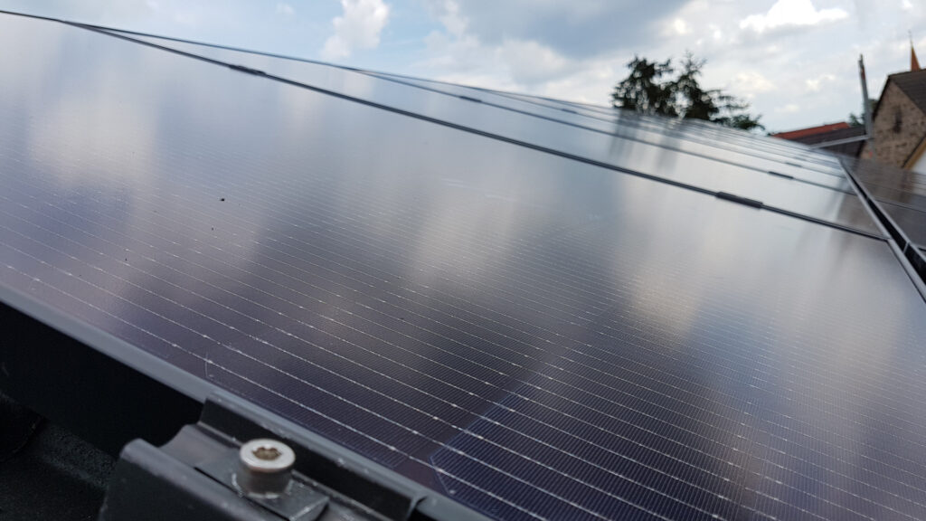 milkmaid's tweet photo. Wir haben einen neuen Beitrag auf Peter und Franzi bauen ein LUXHAUS - PV Anlage: https://t.co/I6zUzMtqep https://t.co/YTL1R88Yg9