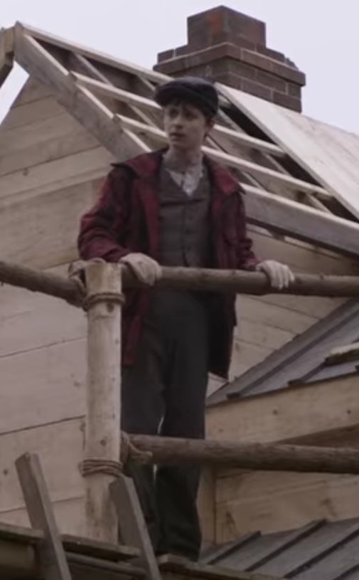 i really like this one!! he looks really cute and it's the first time we see the iconic red jacket!! plus no long white socks :) 9/10NETFLIX FRANCE ANNE