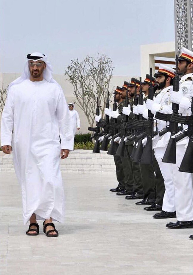 E_thaiban's tweet photo. الله يحفظه ويرحم شايبٍ يابه
شيّب عقول العدا وقام يقصيها https://t.co/AuVSqI3NvQ